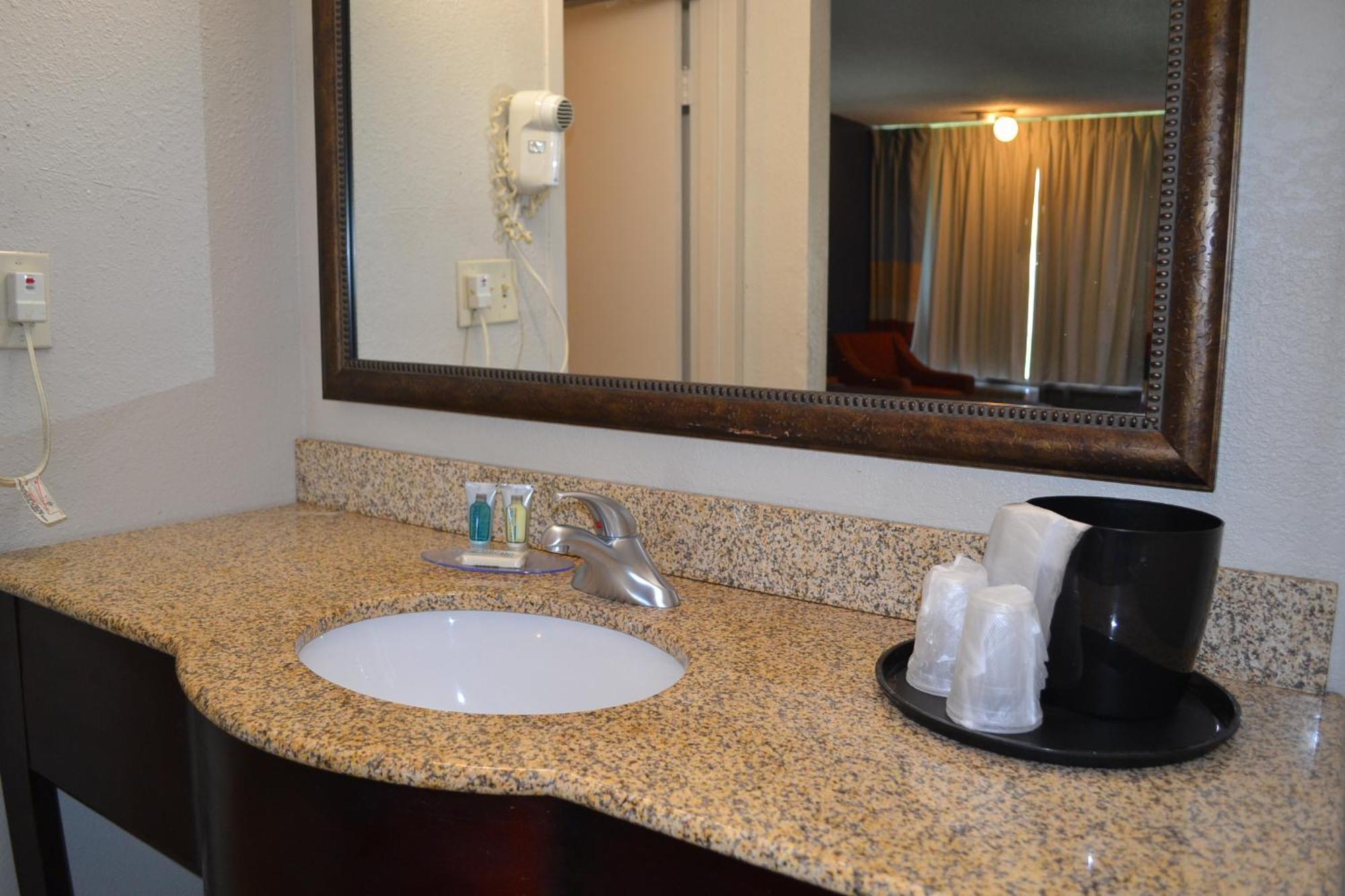 Dayspring Extended Stay Greensboro Bagian luar foto