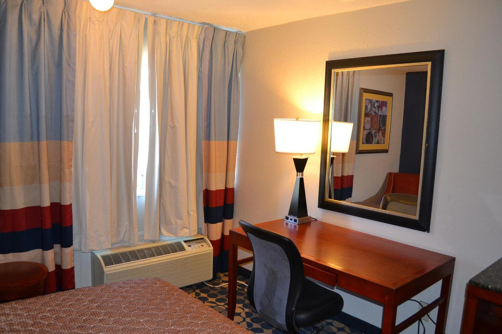 Dayspring Extended Stay Greensboro Bagian luar foto