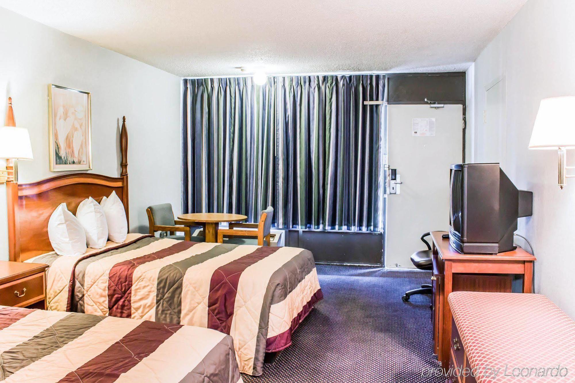 Dayspring Extended Stay Greensboro Bagian luar foto