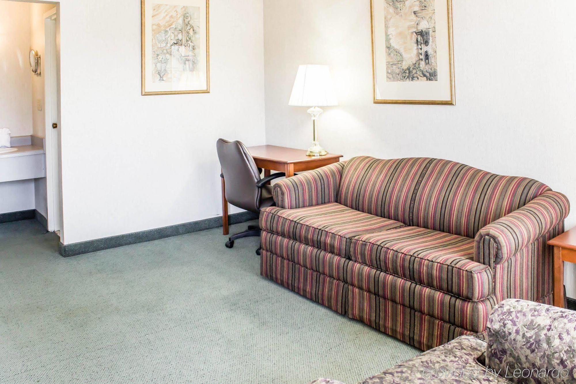 Dayspring Extended Stay Greensboro Bagian luar foto