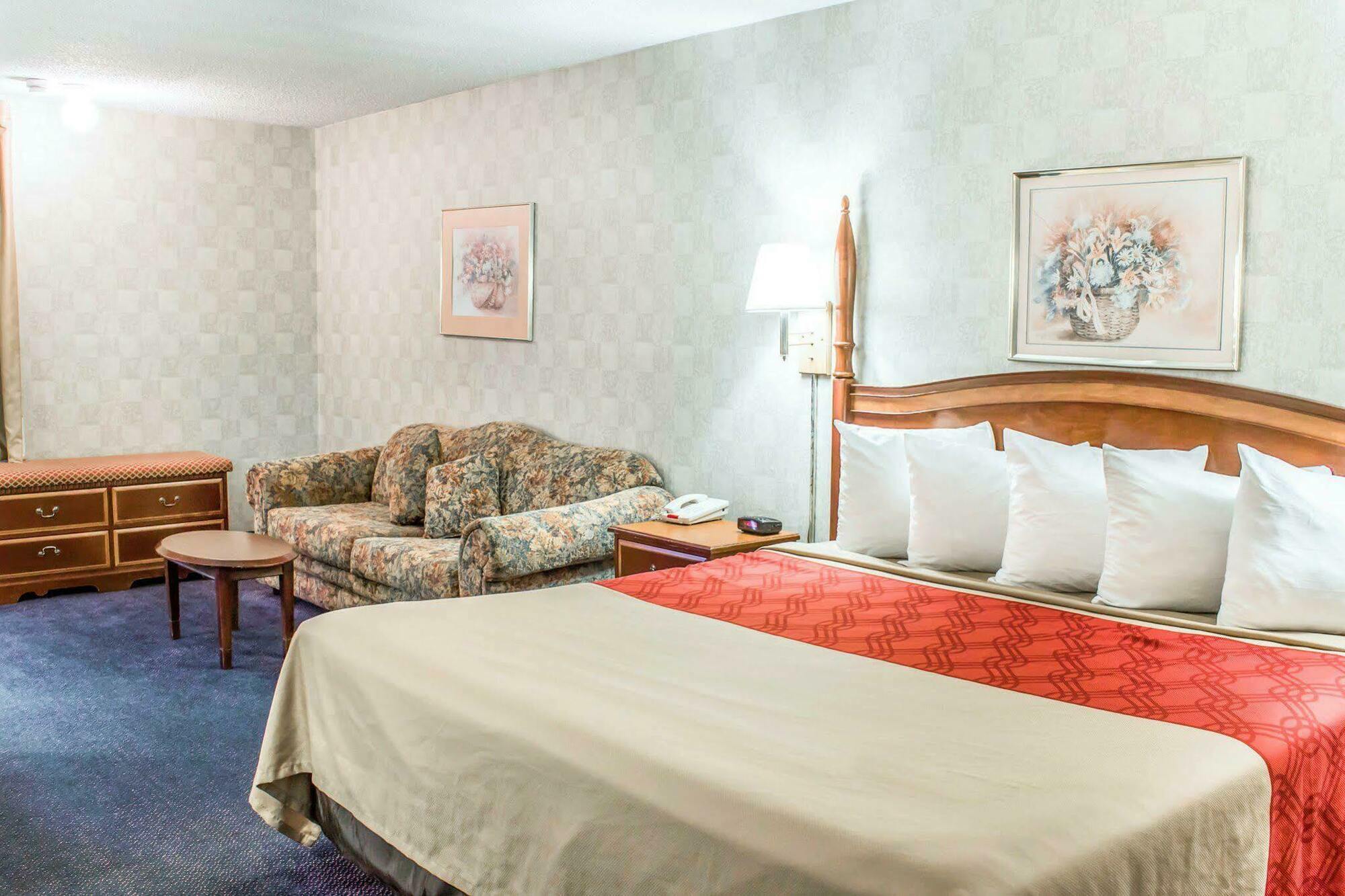 Dayspring Extended Stay Greensboro Bagian luar foto